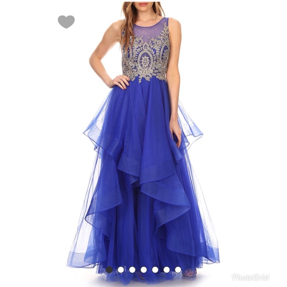 Preorder ur prom dresses 👗